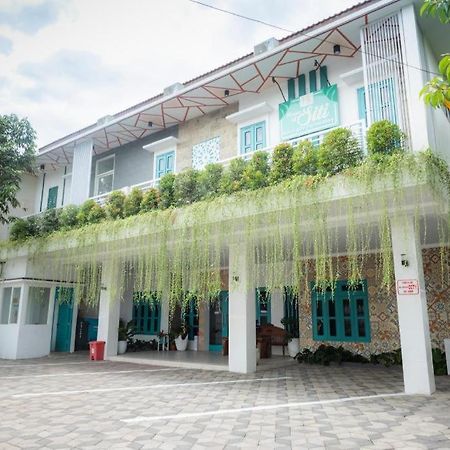The Premiere Siti Hotel Jember Ngoại thất bức ảnh
