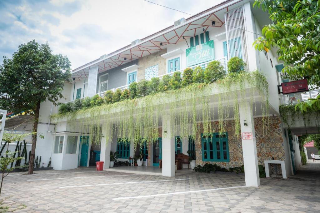 The Premiere Siti Hotel Jember Ngoại thất bức ảnh